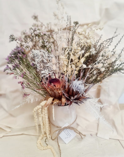 Soft and subtle pot arrangement