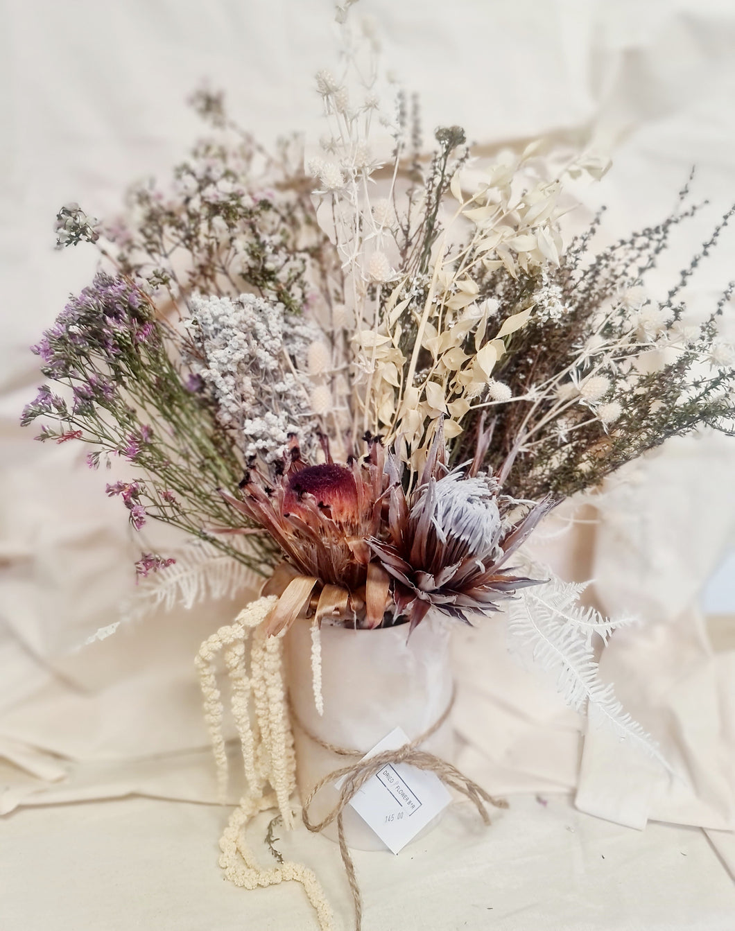 Soft and subtle pot arrangement